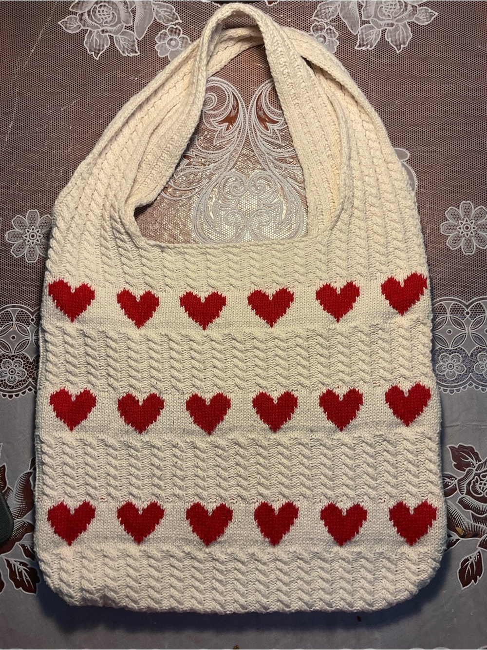 Source Unknown Cream Knit Tote with Red Heart Pattern
